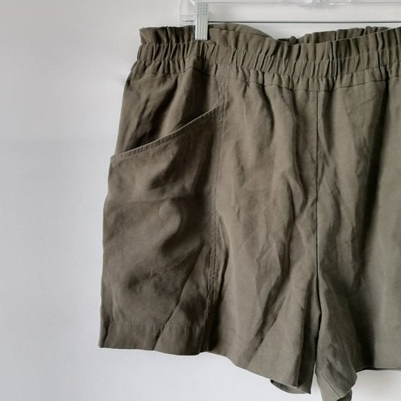 Simply Vera Vera Wang Womens Olive Ruched Pull On Summer Casual Shorts Size 1X - Picture 3 of 7